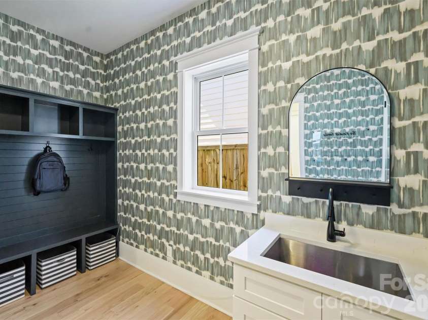 3224 Ford Road, Charlotte, NC 28205.  MLS# CAR4424757, YatesRealty ID 51376. 