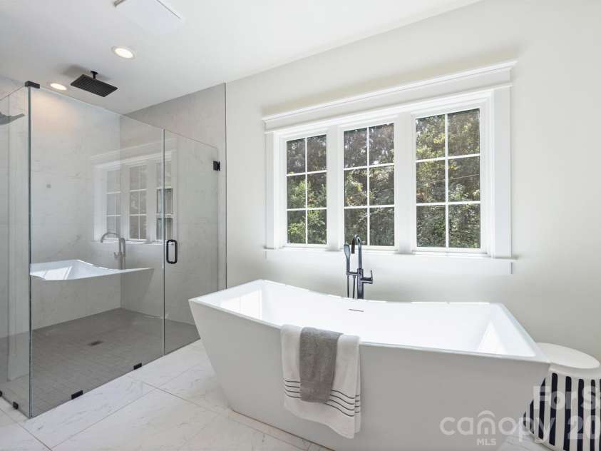 3224 Ford Road, Charlotte, NC 28205.  MLS# CAR4424757, YatesRealty ID 51376. 