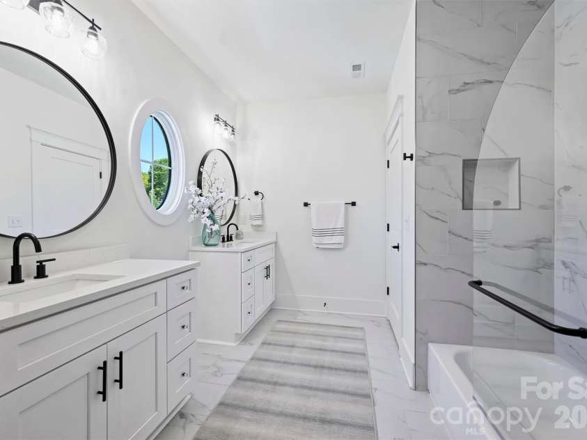 3224 Ford Road, Charlotte, NC 28205.  MLS# CAR4424757, YatesRealty ID 51376. 
