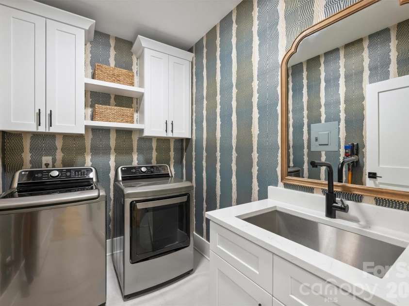 3224 Ford Road, Charlotte, NC 28205.  MLS# CAR4424757, YatesRealty ID 51376. 