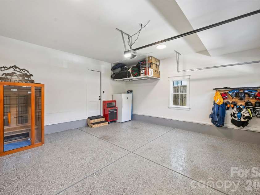 3224 Ford Road, Charlotte, NC 28205.  MLS# CAR4424757, YatesRealty ID 51376. 