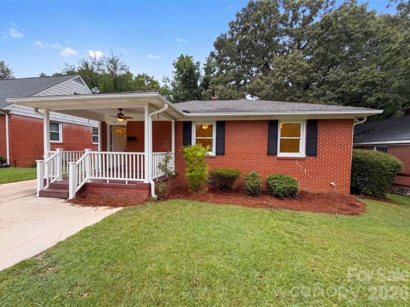 1521 Herrin Avenue, Charlotte, NC 28205.  MLS# CAR4408721, YatesRealty ID 51378. 
