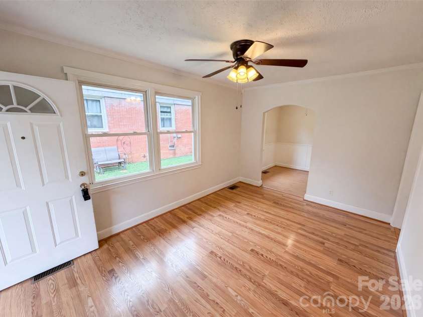 1521 Herrin Avenue, Charlotte, NC 28205.  MLS# CAR4408721, YatesRealty ID 51378. 