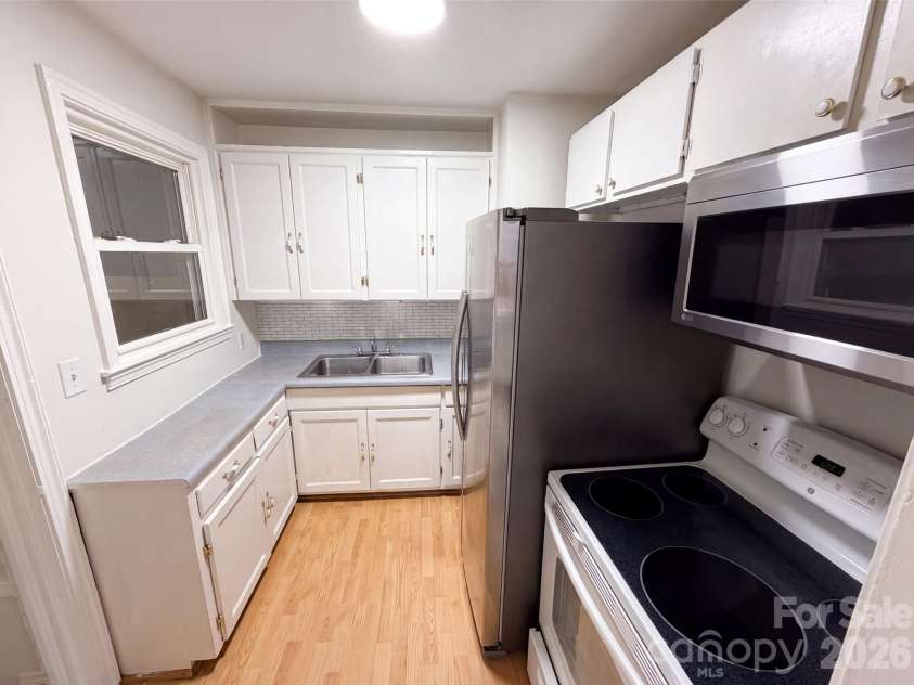 1521 Herrin Avenue, Charlotte, NC 28205.  MLS# CAR4408721, YatesRealty ID 51378. 