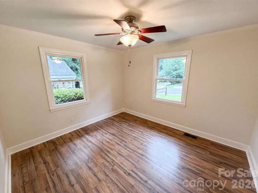 1521 Herrin Avenue, Charlotte, NC 28205.  MLS# CAR4408721, YatesRealty ID 51378. 