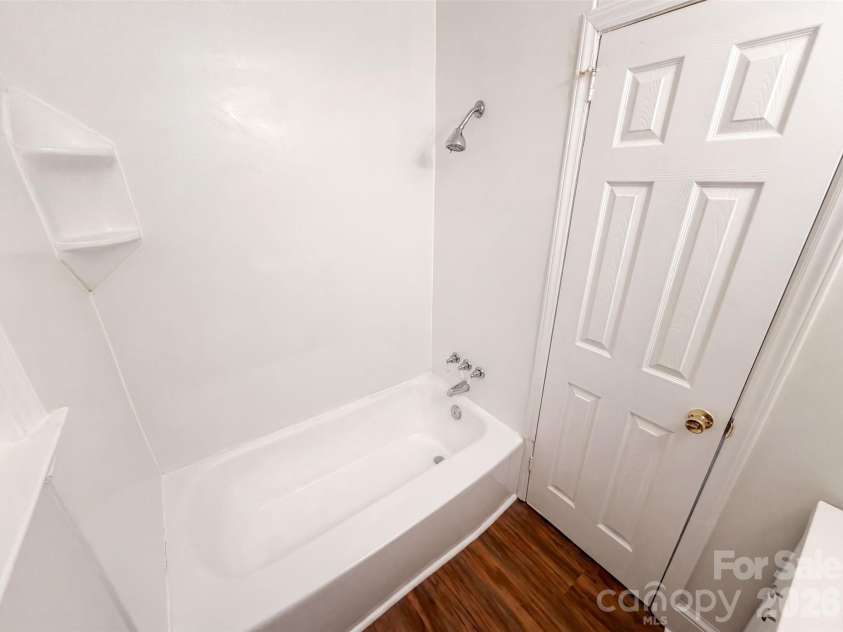 1521 Herrin Avenue, Charlotte, NC 28205.  MLS# CAR4408721, YatesRealty ID 51378. 