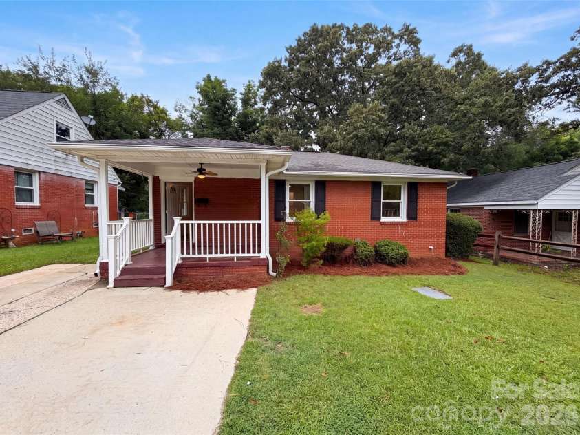 1521 Herrin Avenue, Charlotte, NC 28205.  MLS# CAR4408721, YatesRealty ID 51378. 