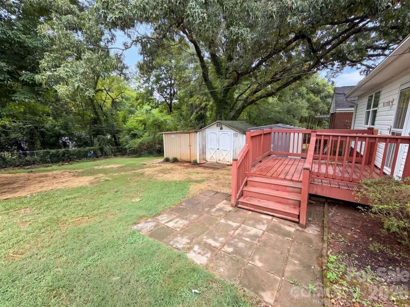 1521 Herrin Avenue, Charlotte, NC 28205.  MLS# CAR4408721, YatesRealty ID 51378. 
