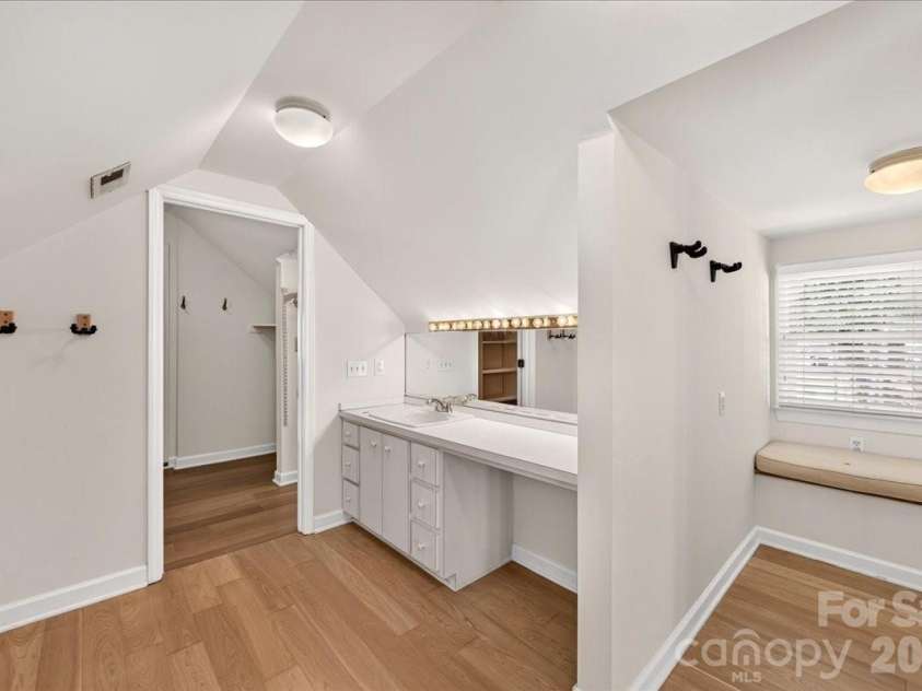 4509 Mullens Ford Road, Charlotte, NC 28226.  MLS# CAR4425762, YatesRealty ID 51379. 