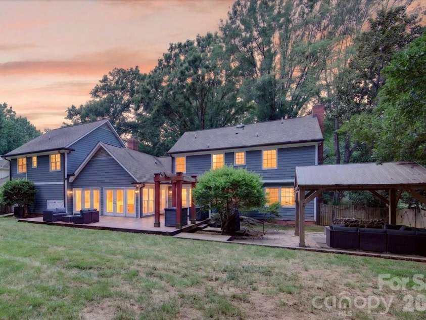 4509 Mullens Ford Road, Charlotte, NC 28226.  MLS# CAR4425762, YatesRealty ID 51379. 