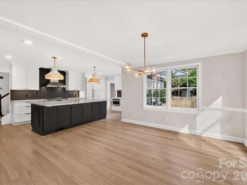 4509 Mullens Ford Road, Charlotte, NC 28226.  MLS# CAR4425762, YatesRealty ID 51379. Breakfast Nook in Kitchen