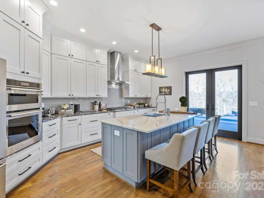 41 Lake Vista Drive, Fletcher, NC 28732.  MLS# CAR4227171, YatesRealty ID 5138. 