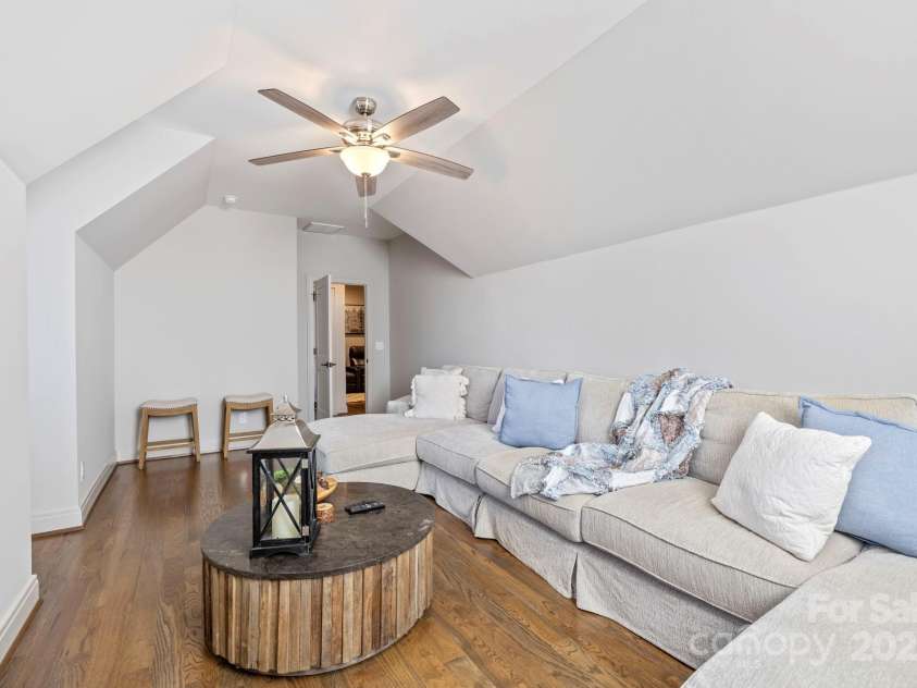 41 Lake Vista Drive, Fletcher, NC 28732.  MLS# CAR4227171, YatesRealty ID 5138. 