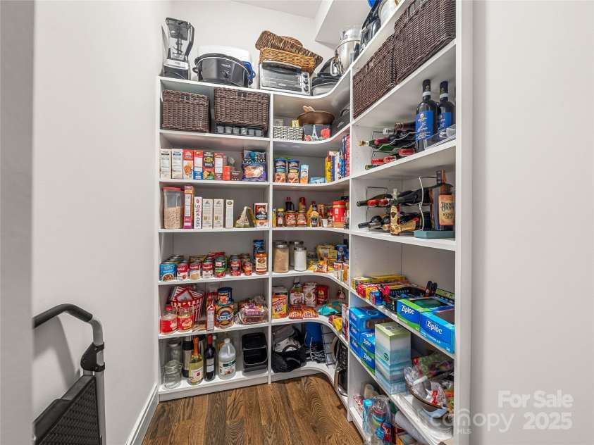 41 Lake Vista Drive, Fletcher, NC 28732.  MLS# CAR4227171, YatesRealty ID 5138. 