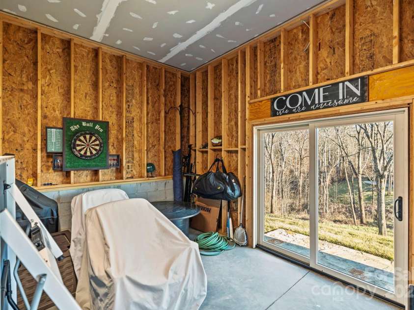 41 Lake Vista Drive, Fletcher, NC 28732.  MLS# CAR4227171, YatesRealty ID 5138. 