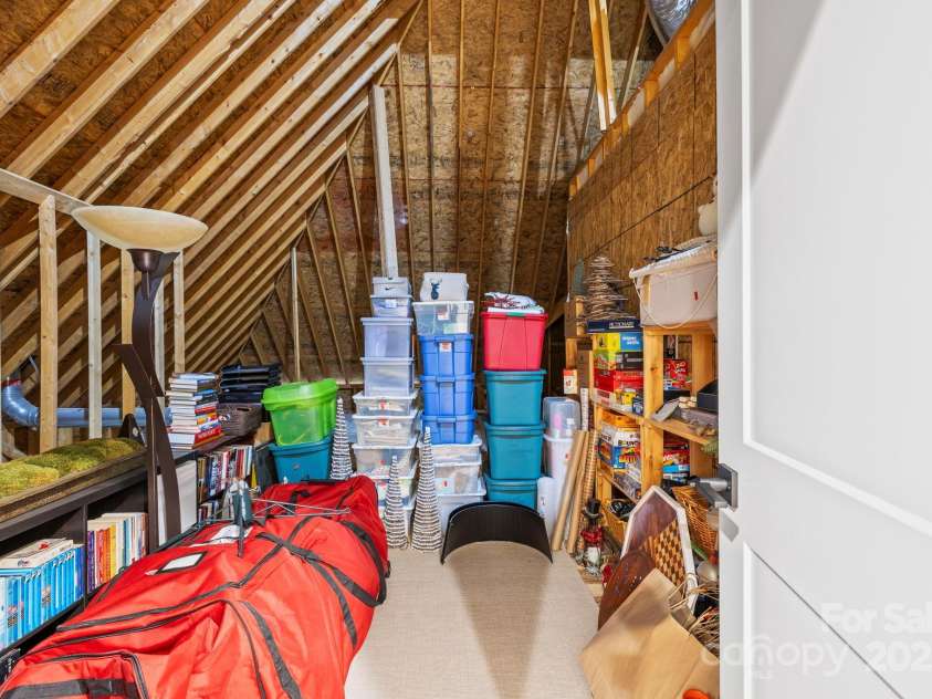 41 Lake Vista Drive, Fletcher, NC 28732.  MLS# CAR4227171, YatesRealty ID 5138. 