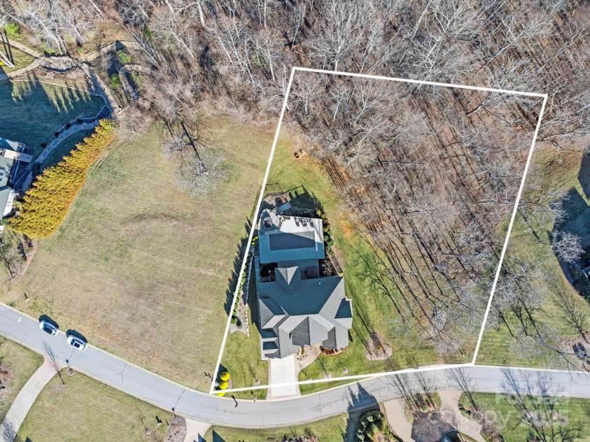 41 Lake Vista Drive, Fletcher, NC 28732.  MLS# CAR4227171, YatesRealty ID 5138. 