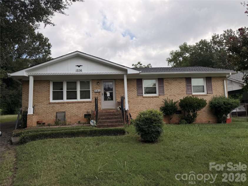 1236 Mt Kisco Drive, Charlotte, NC 28213.  MLS# CAR4425517, YatesRealty ID 51383. 