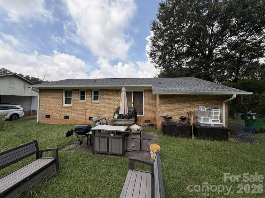 1236 Mt Kisco Drive, Charlotte, NC 28213.  MLS# CAR4425517, YatesRealty ID 51383. 