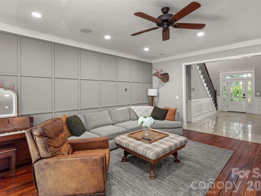 349 View Rock Lane, Hendersonville, NC 28791.  MLS# CAR4422786, YatesRealty ID 51384. 
