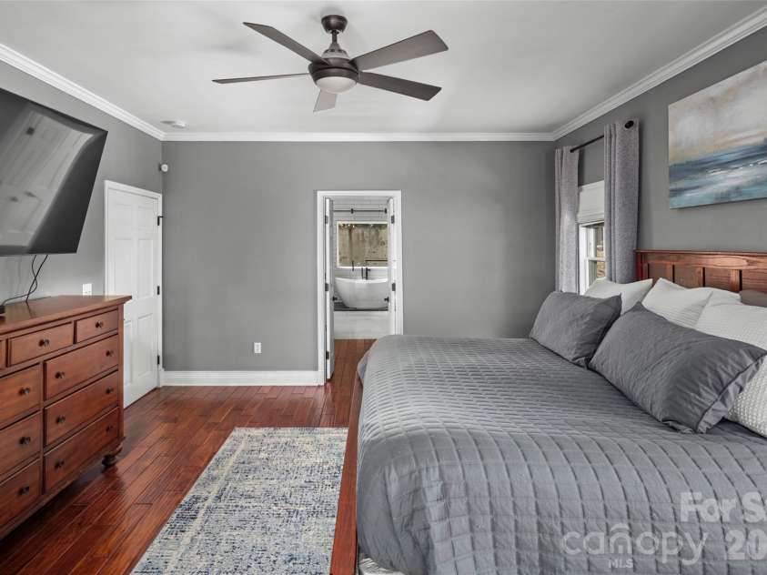 349 View Rock Lane, Hendersonville, NC 28791.  MLS# CAR4422786, YatesRealty ID 51384. 