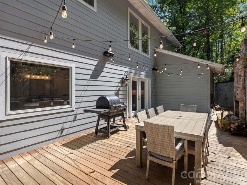 349 View Rock Lane, Hendersonville, NC 28791.  MLS# CAR4422786, YatesRealty ID 51384. 