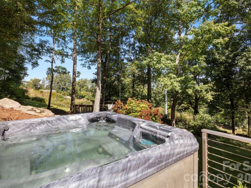 349 View Rock Lane, Hendersonville, NC 28791.  MLS# CAR4422786, YatesRealty ID 51384. 