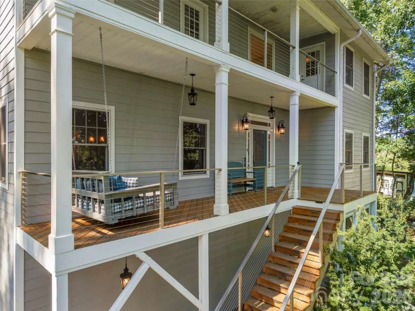 349 View Rock Lane, Hendersonville, NC 28791.  MLS# CAR4422786, YatesRealty ID 51384. 