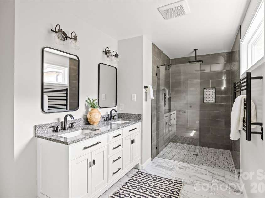 2110 Stratford Avenue, Charlotte, NC 28205.  MLS# CAR4418479, YatesRealty ID 51385. 