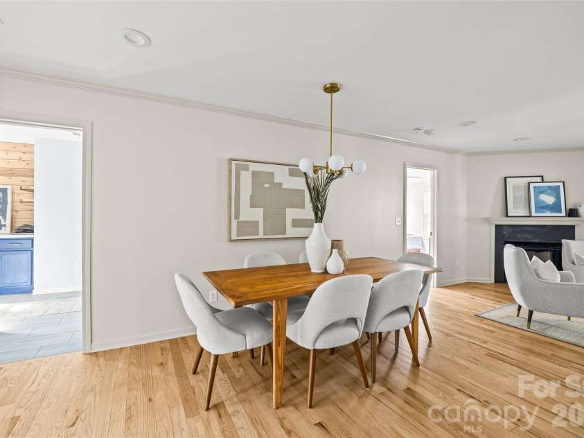 2110 Stratford Avenue, Charlotte, NC 28205.  MLS# CAR4418479, YatesRealty ID 51385. 