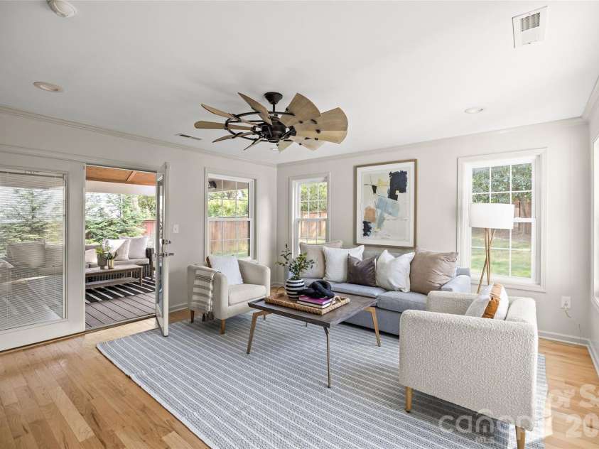 2110 Stratford Avenue, Charlotte, NC 28205.  MLS# CAR4418479, YatesRealty ID 51385. 