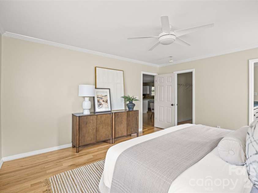 2110 Stratford Avenue, Charlotte, NC 28205.  MLS# CAR4418479, YatesRealty ID 51385. 