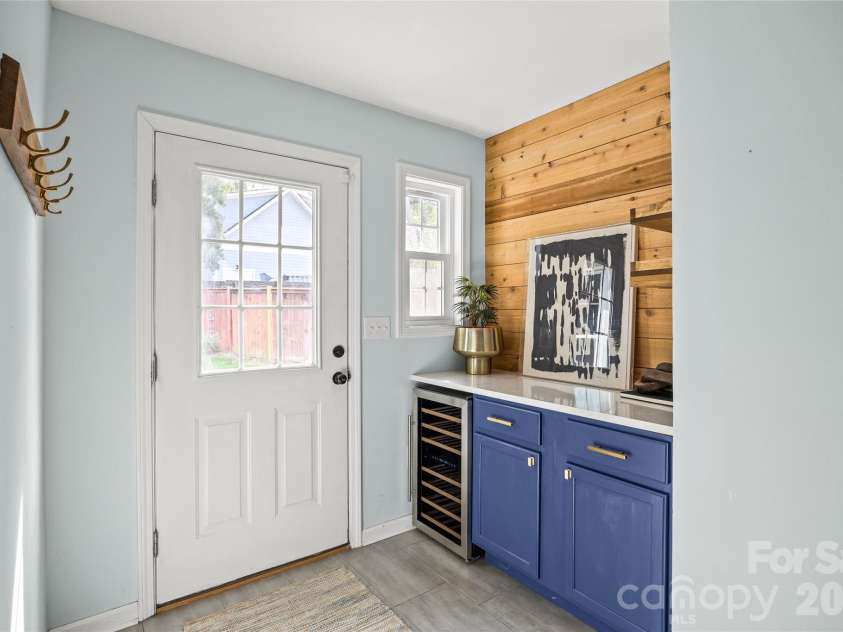 2110 Stratford Avenue, Charlotte, NC 28205.  MLS# CAR4418479, YatesRealty ID 51385. 