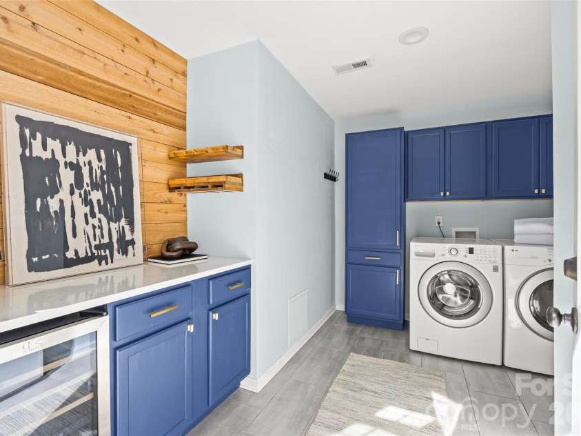 2110 Stratford Avenue, Charlotte, NC 28205.  MLS# CAR4418479, YatesRealty ID 51385. 