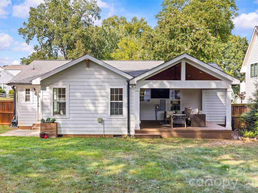 2110 Stratford Avenue, Charlotte, NC 28205.  MLS# CAR4418479, YatesRealty ID 51385. 