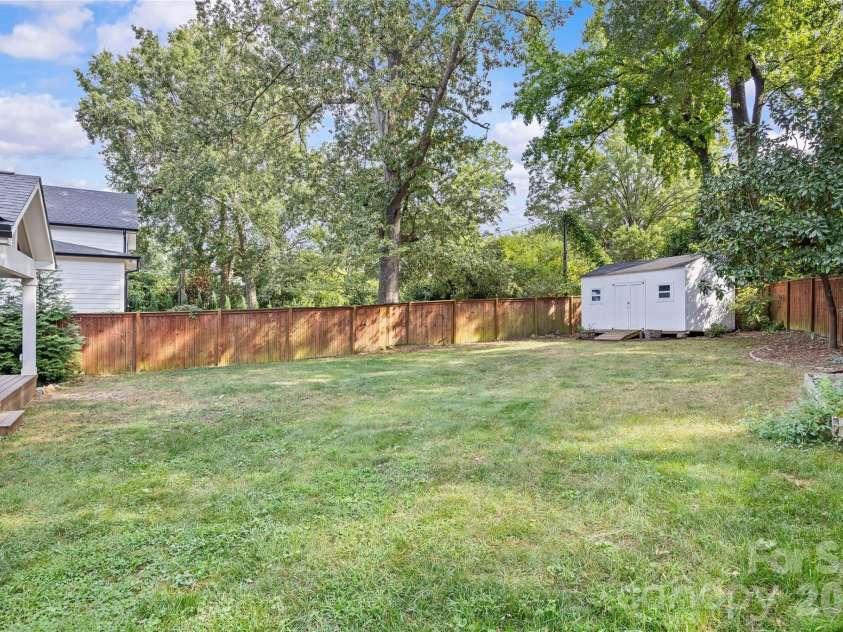 2110 Stratford Avenue, Charlotte, NC 28205.  MLS# CAR4418479, YatesRealty ID 51385. 