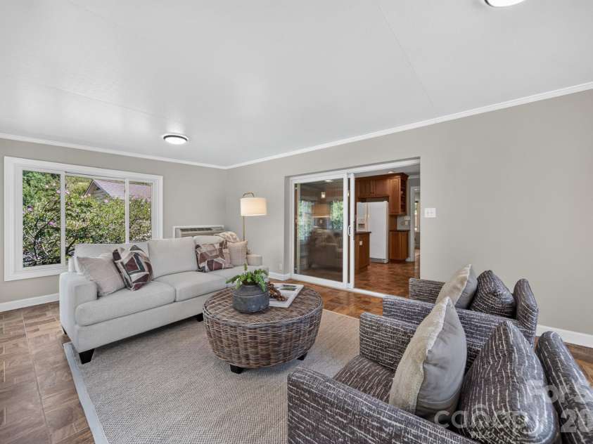7601 Woodstream Drive, Charlotte, NC 28210.  MLS# CAR4424683, YatesRealty ID 51386. 