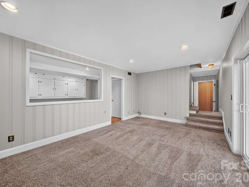 7601 Woodstream Drive, Charlotte, NC 28210.  MLS# CAR4424683, YatesRealty ID 51386. 