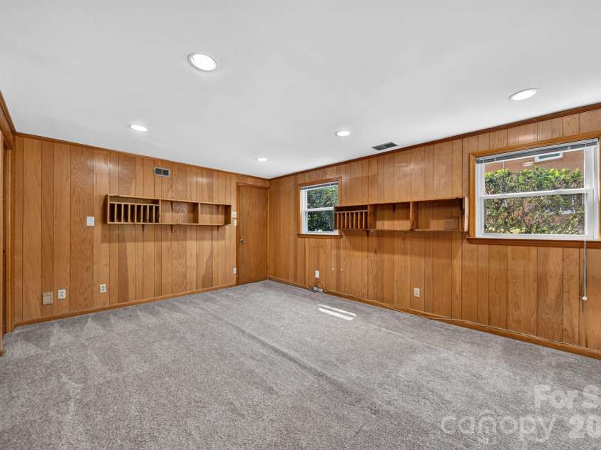 7601 Woodstream Drive, Charlotte, NC 28210.  MLS# CAR4424683, YatesRealty ID 51386. 