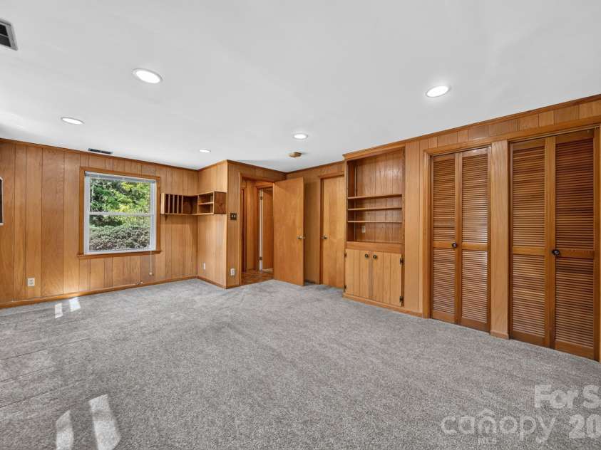 7601 Woodstream Drive, Charlotte, NC 28210.  MLS# CAR4424683, YatesRealty ID 51386. 