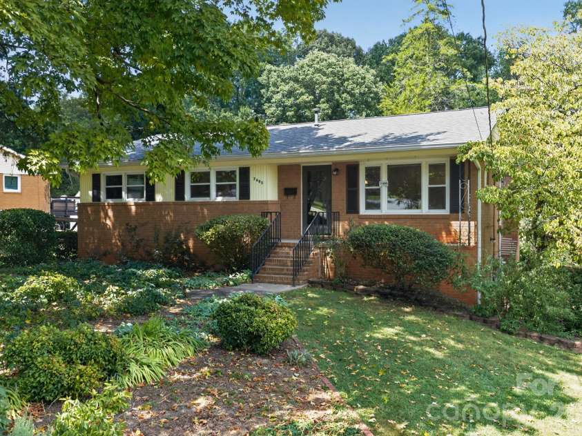 7601 Woodstream Drive, Charlotte, NC 28210.  MLS# CAR4424683, YatesRealty ID 51386. 
