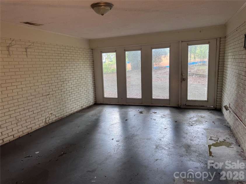 1713 White Store Road, Monroe, NC 28112.  MLS# CAR4425609, YatesRealty ID 51387. Flex Space/ In Law/ Guest Suite/ Home Office