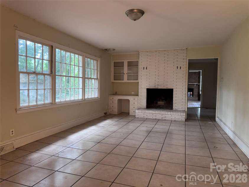 1713 White Store Road, Monroe, NC 28112.  MLS# CAR4425609, YatesRealty ID 51387. Great Room