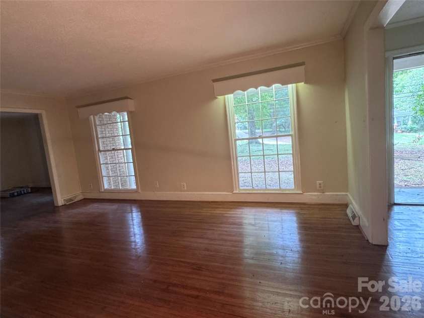 1713 White Store Road, Monroe, NC 28112.  MLS# CAR4425609, YatesRealty ID 51387. Living Room