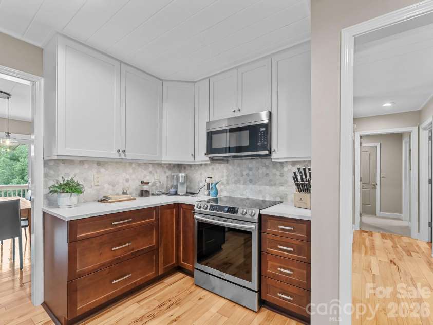 116 Country Ridge Road, Laurel Park, NC 28739.  MLS# CAR4424750, YatesRealty ID 51388. 