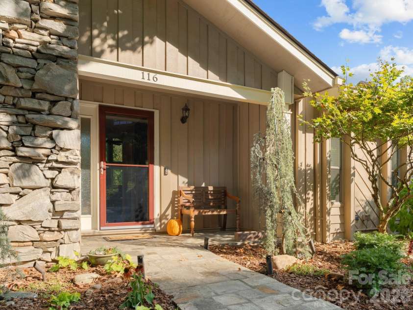 116 Country Ridge Road, Laurel Park, NC 28739.  MLS# CAR4424750, YatesRealty ID 51388. 