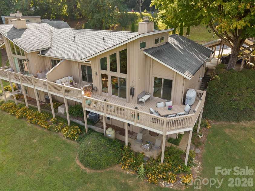 116 Country Ridge Road, Laurel Park, NC 28739.  MLS# CAR4424750, YatesRealty ID 51388. 