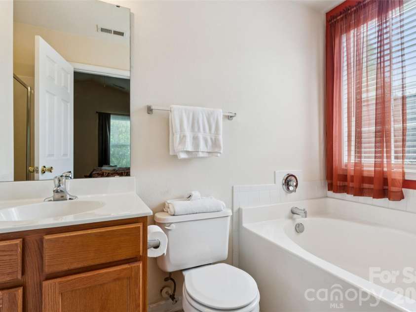 10420 Hugue Way, Charlotte, NC 28214.  MLS# CAR4415231, YatesRealty ID 51389. Primary Bedroom