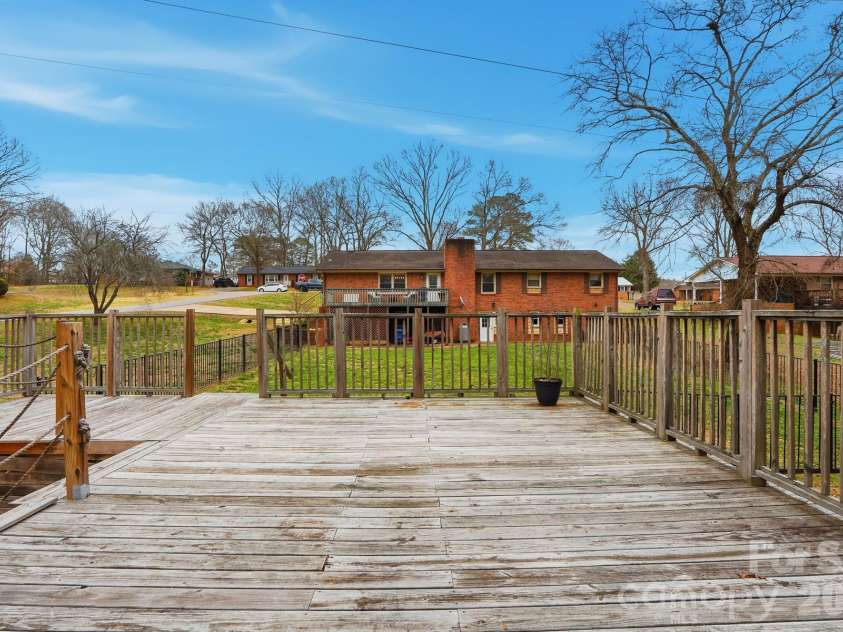 3228 Springfield Drive, Lincolnton, NC 28092.  MLS# CAR4338120, YatesRealty ID 5139. 