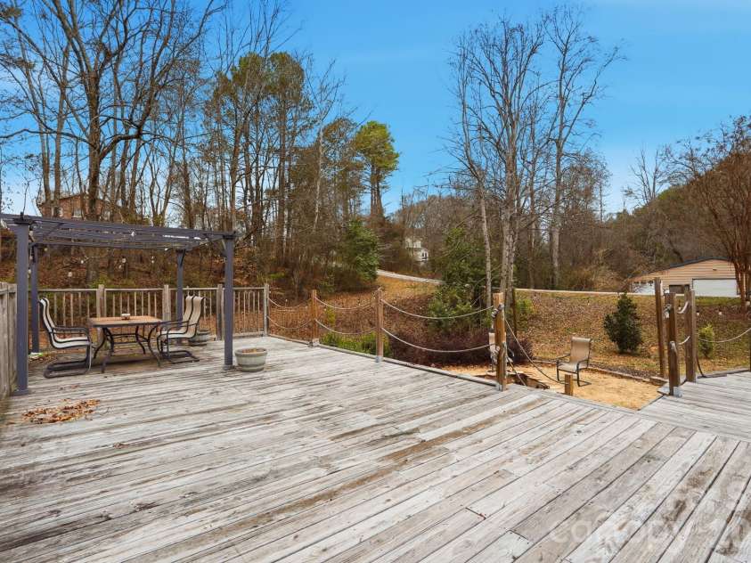 3228 Springfield Drive, Lincolnton, NC 28092.  MLS# CAR4338120, YatesRealty ID 5139. 